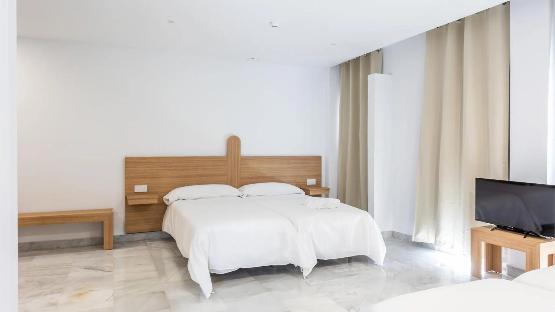 Hotel El Tujjar Los Barrios
