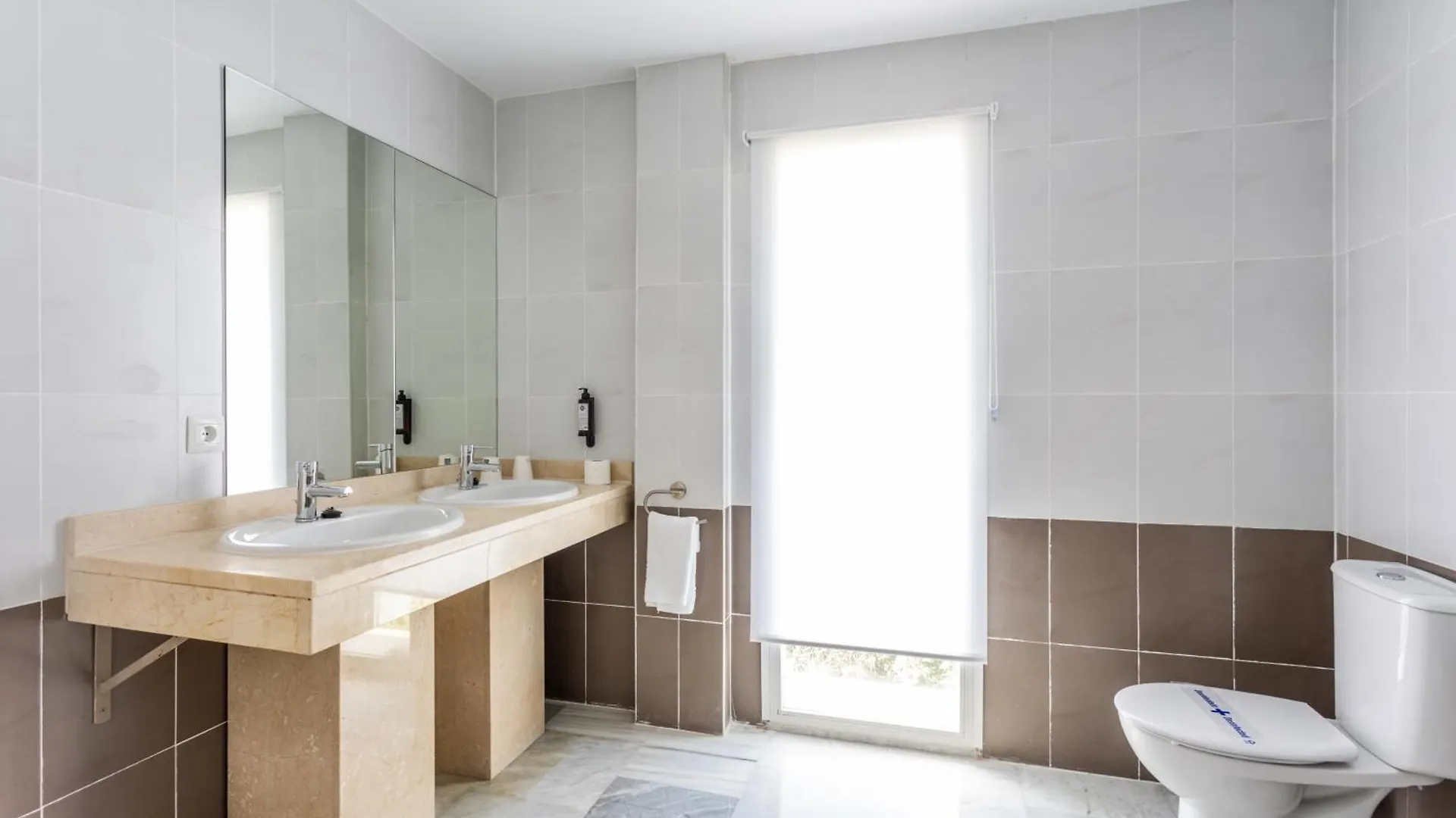 ***  Hotel El Tujjar Лос Барриос Испания