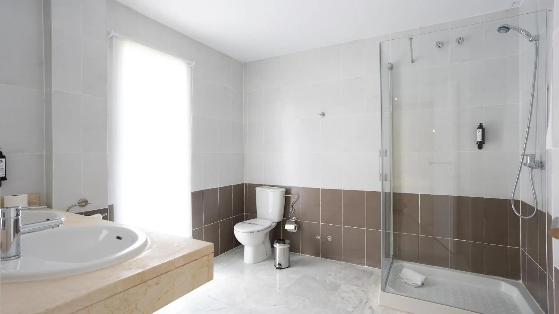 Hotel El Tujjar Лос Барриос 3*,  Испания