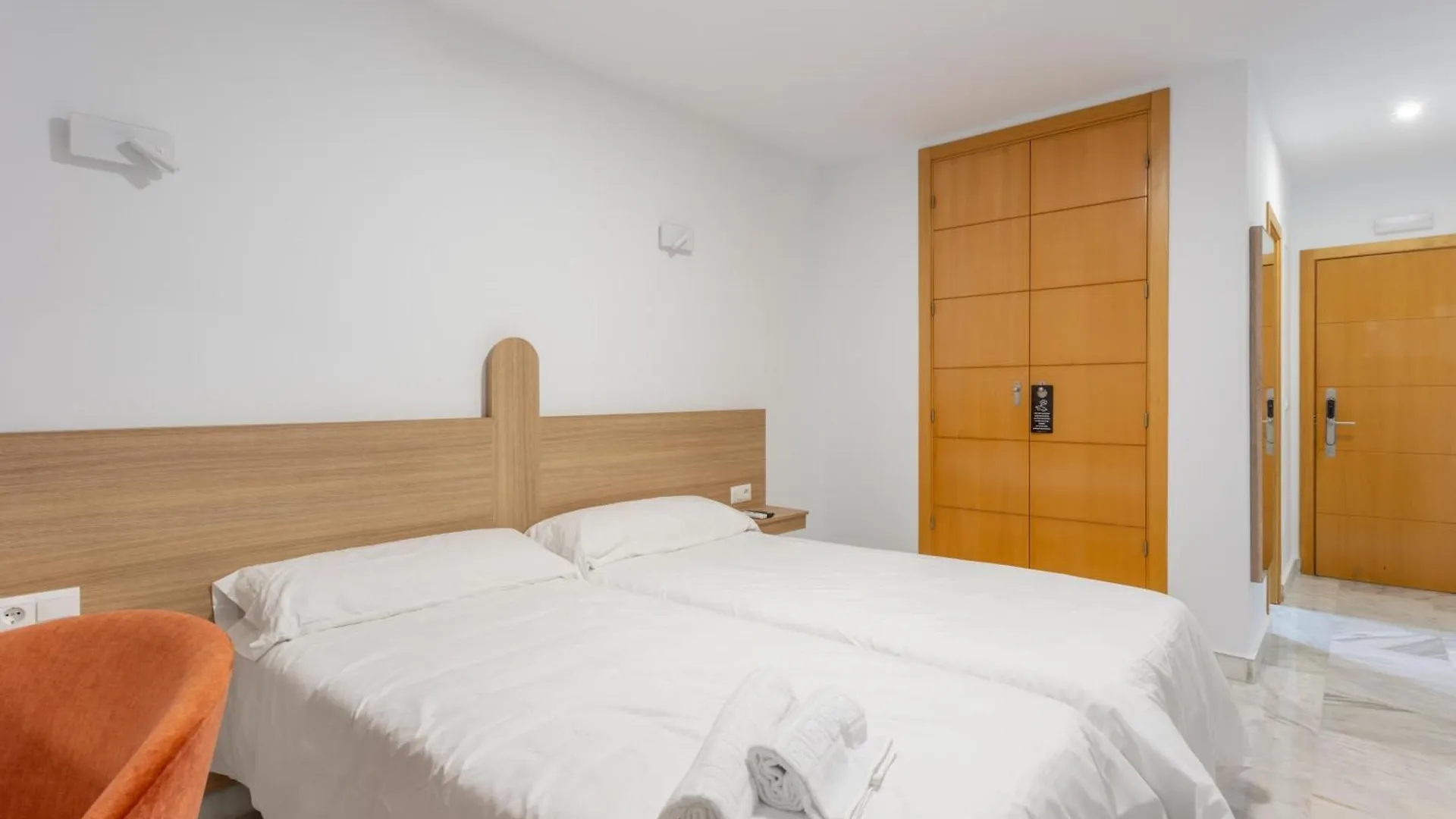 Hotel El Tujjar Лос Барриос