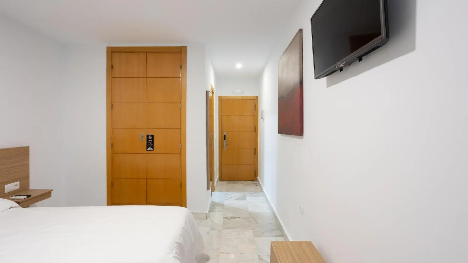 Hotel El Tujjar Лос Барриос