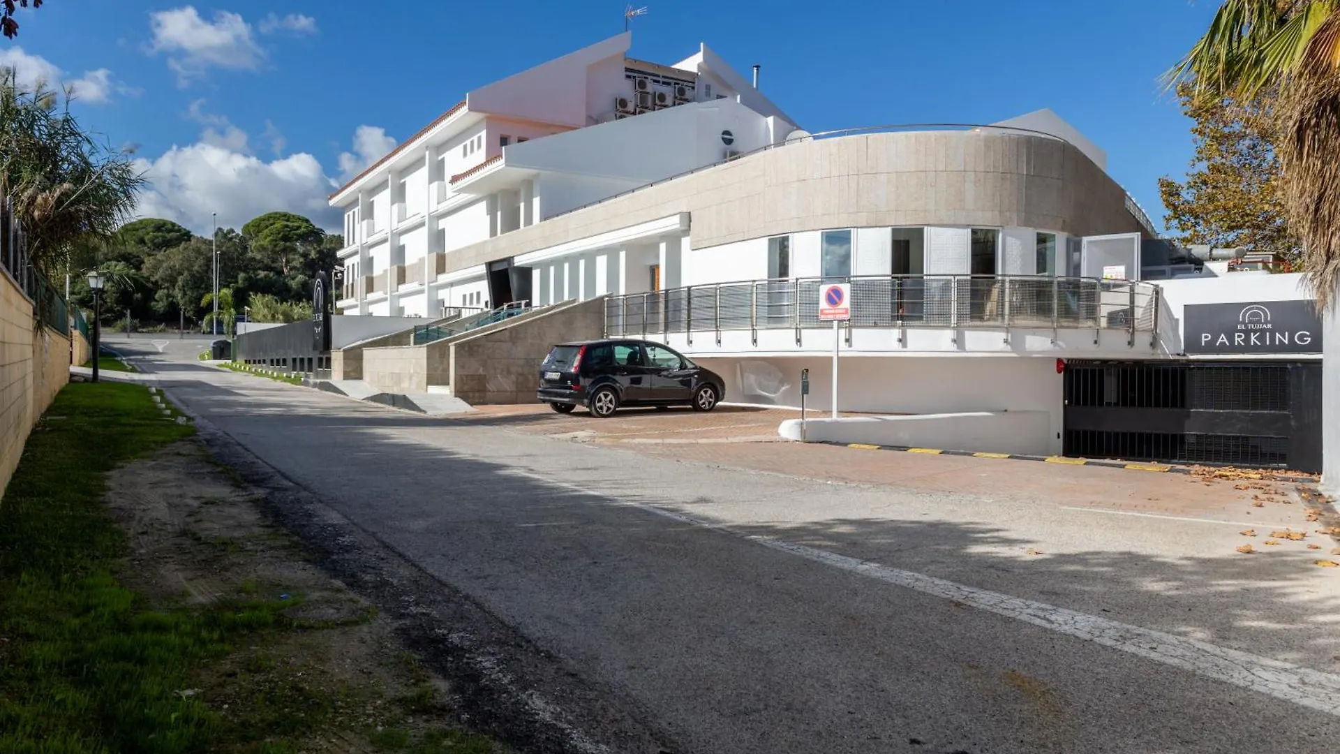 Hotel El Tujjar Los Barrios 3*,