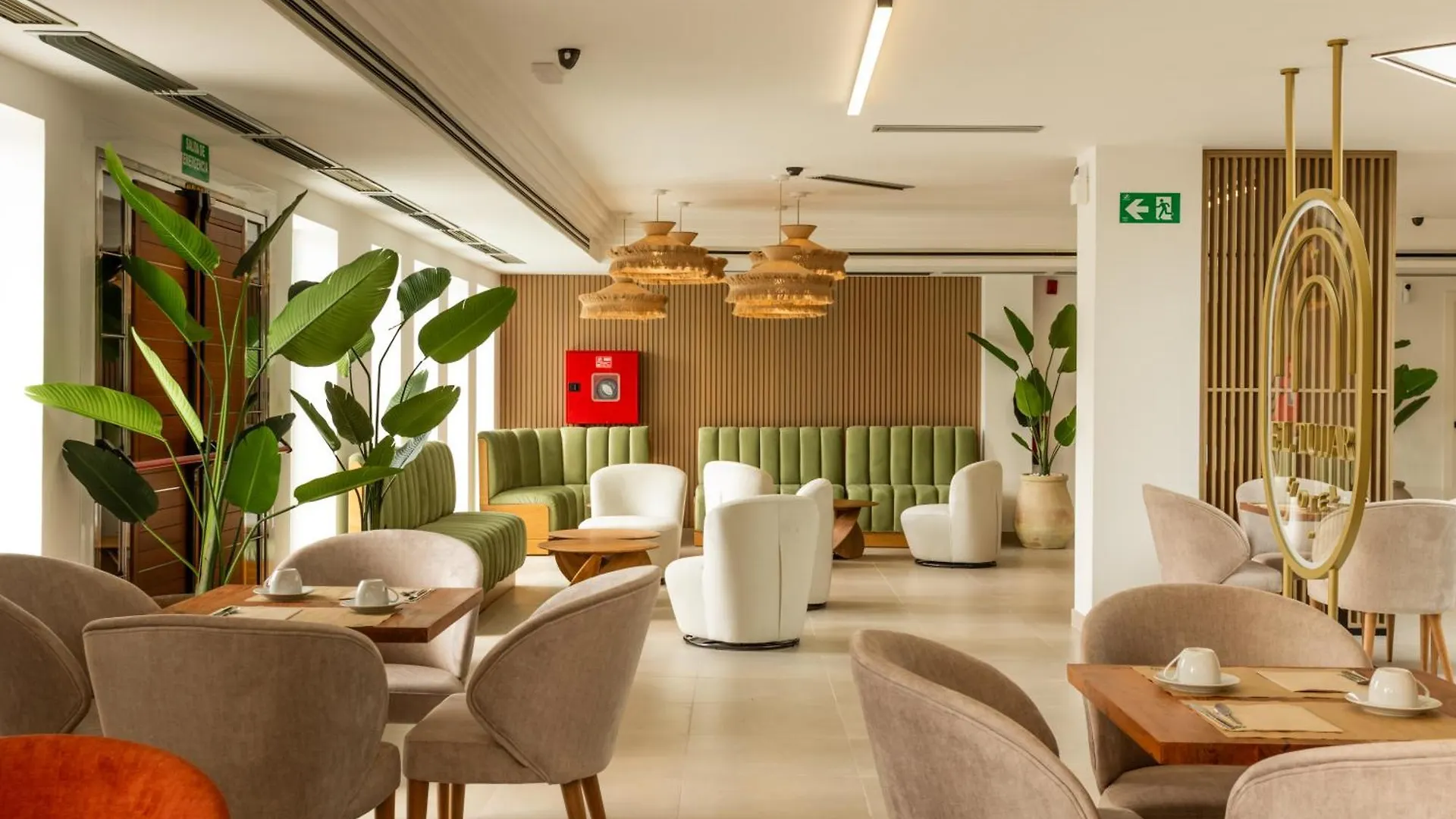 Hotel El Tujjar Лос Барриос